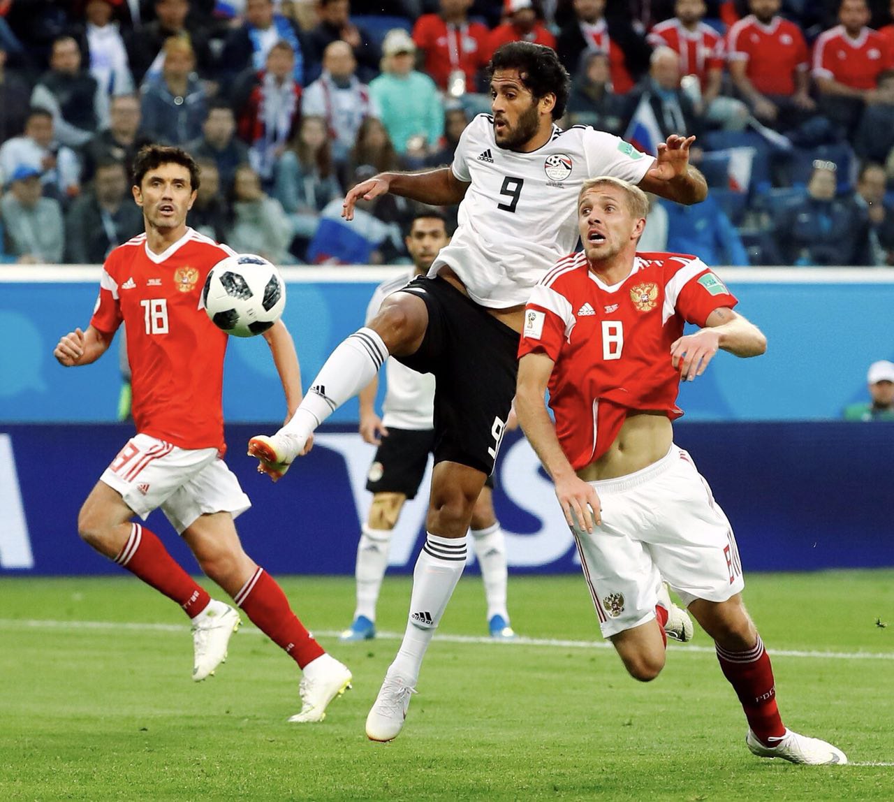 Сборная России вышла вперед в матче с Египтом 