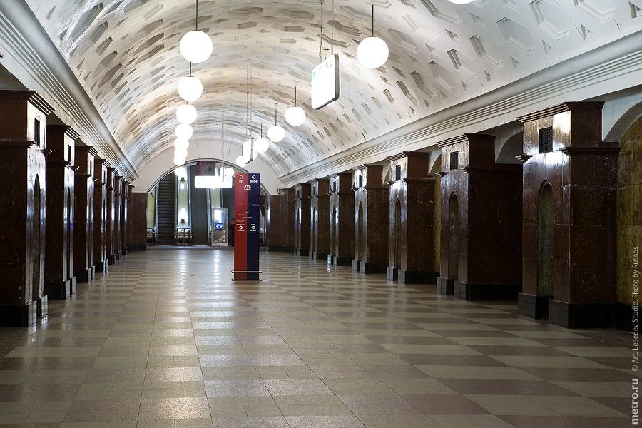 Вестибюли нескольких станции метро закроют на выходные