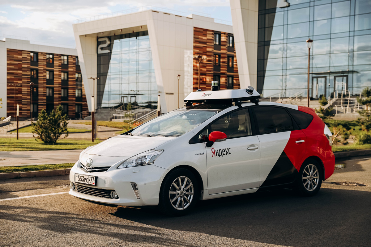 Беспилотное такси от «Яндекса» теперь можно заказать в «Сколково»