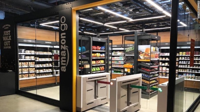 Компания Amazon открыла свой первый магазин без продавцов в мини-формате в своём офисе