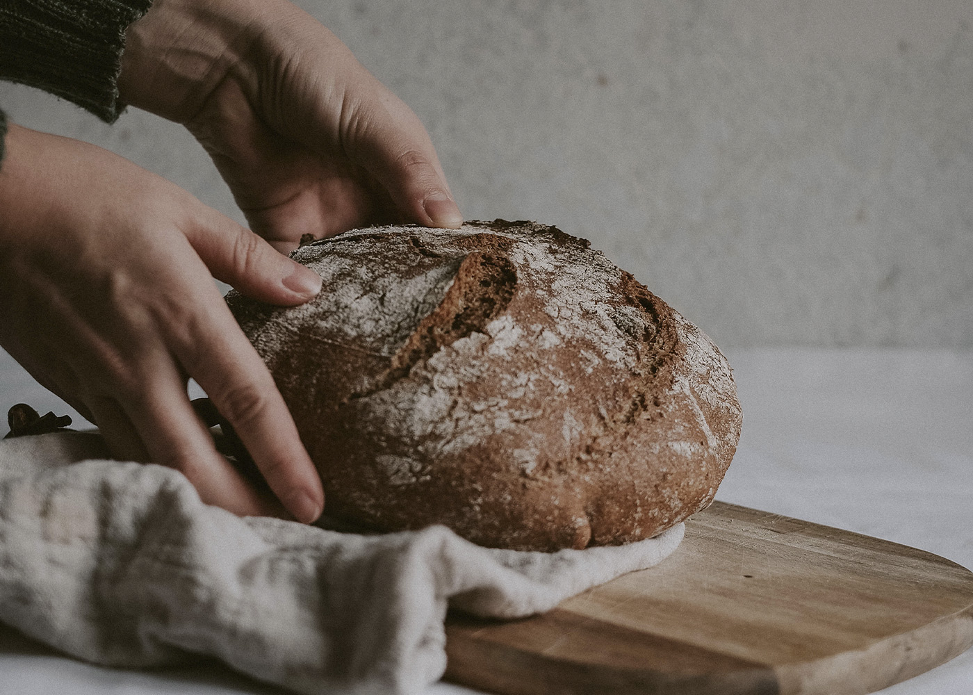 Как испечь хлеб без замеса за три простых шага