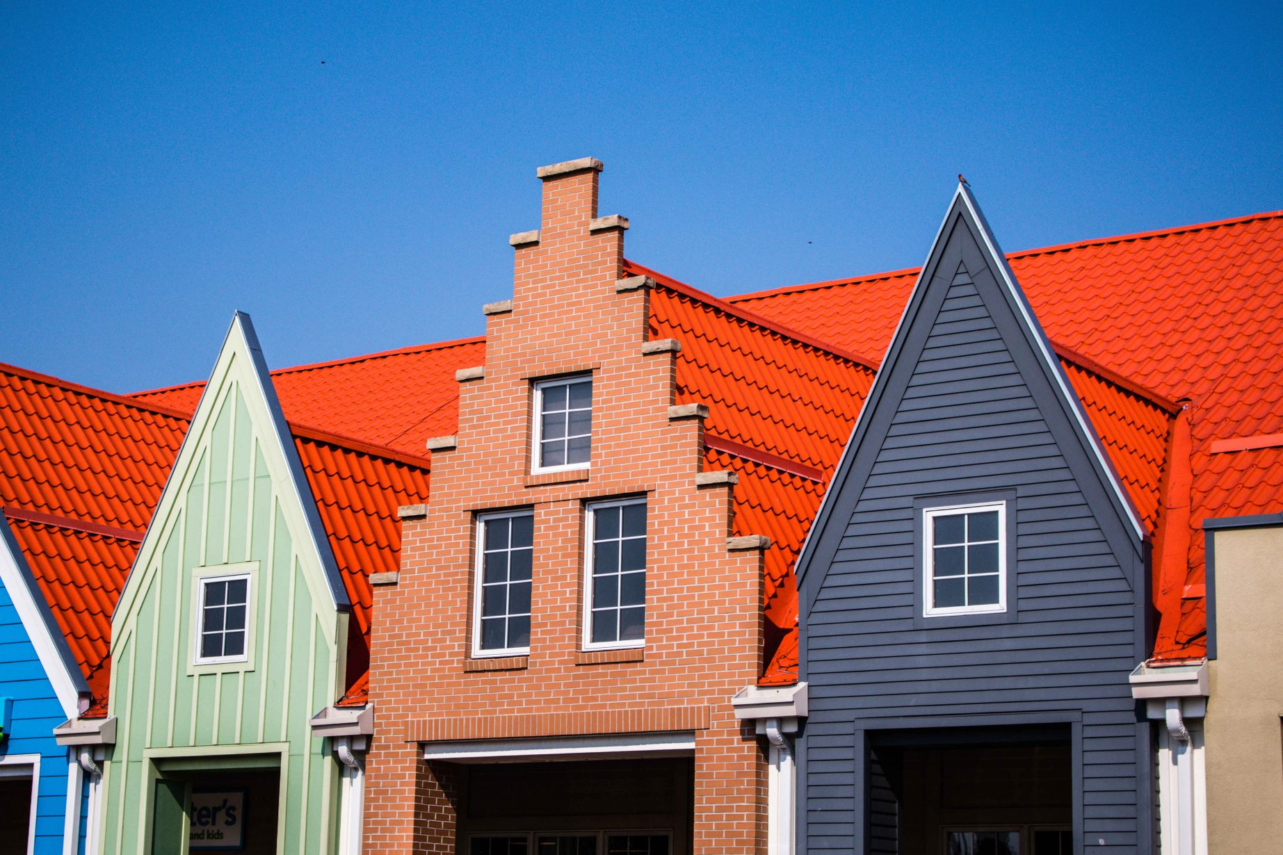 Голландские крыши домов